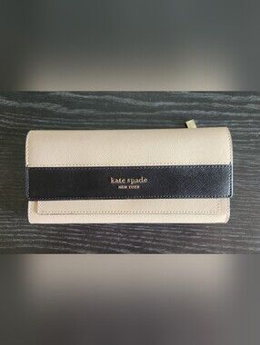 kate spade Beige Wallet with Black Accent and Gold Logo EUC